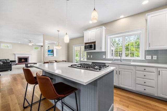 45 Piccadilly Way, Westborough, MA 01581