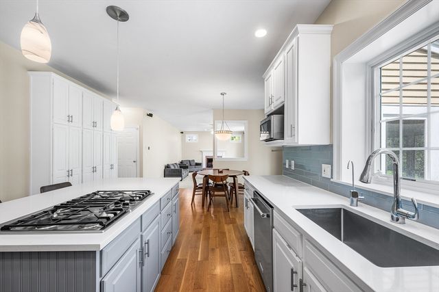45 Piccadilly Way, Westborough, MA 01581