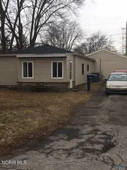 5539 Fenwick Drive, Toledo, OH 43623