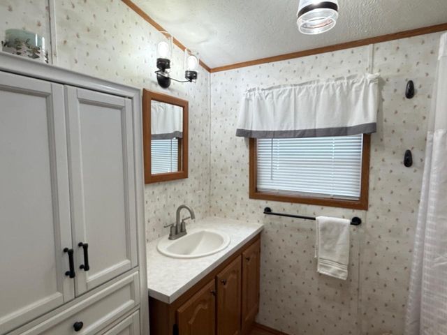 W5008 S PATHFINDER CIRCLE, Shawano, WI 54166