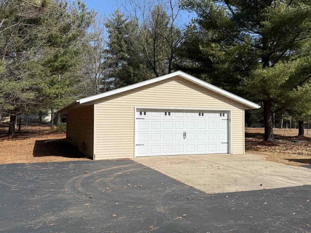 W5008 S PATHFINDER CIRCLE, Shawano, WI 54166