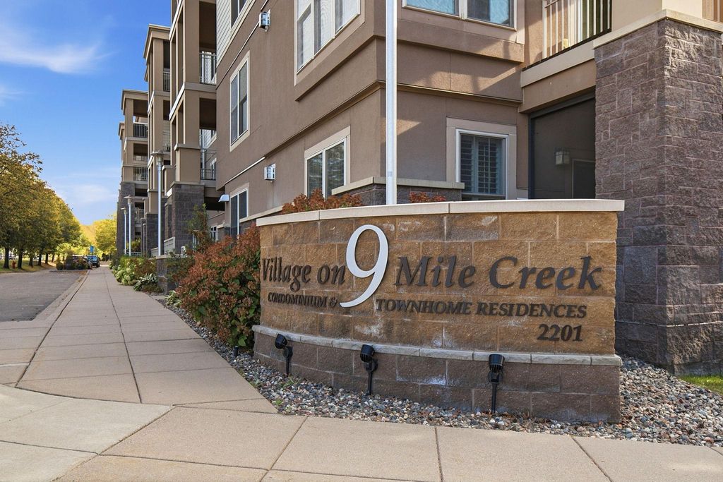 2201 Village Lane A213, Bloomington, MN 55431 — photo 2