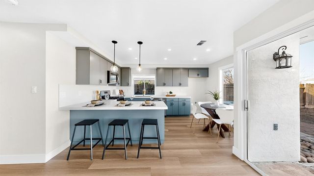 1684 E G St, Oakdale, CA 95361