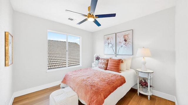 1684 E G St, Oakdale, CA 95361