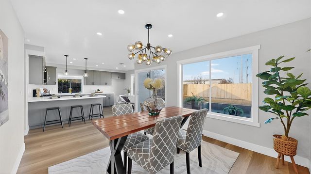 1684 E G St, Oakdale, CA 95361