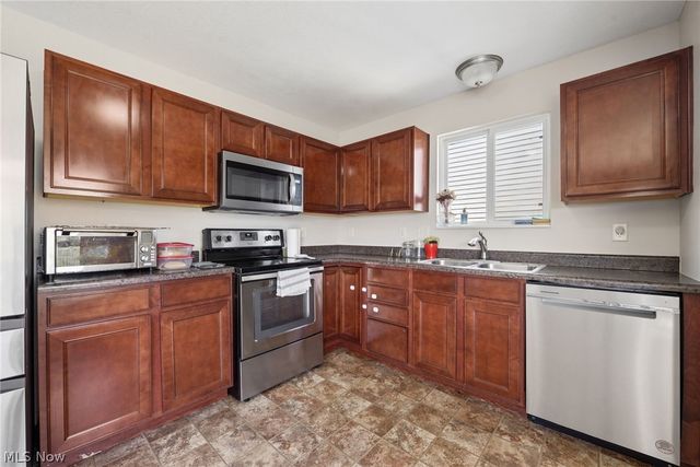 7557 Witch Hazel Drive, Canal Winchester, OH 43110