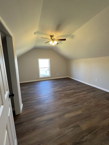 666 Brattontown Cir, Lafayette, TN 37083