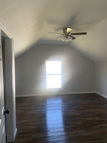 666 Brattontown Cir, Lafayette, TN 37083