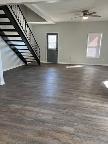 666 Brattontown Cir, Lafayette, TN 37083