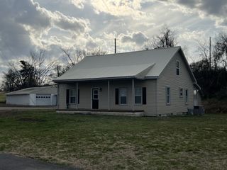 666 Brattontown Cir, Lafayette, TN 37083