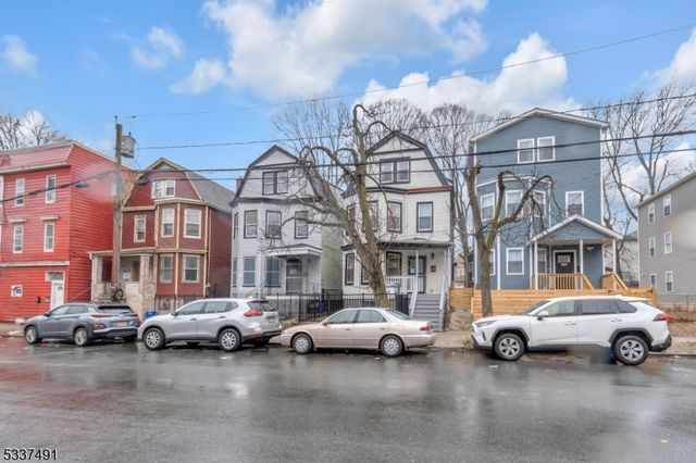 821 S 14th St, Newark City, NJ 07108