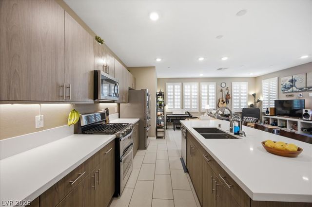 11313 Vision Peak Avenue 102, Las Vegas, NV 89135