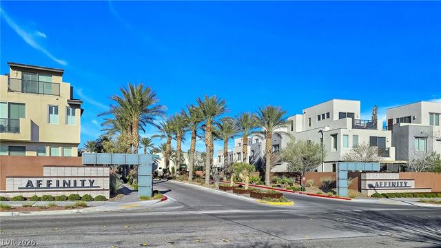 11313 Vision Peak Avenue 102, Las Vegas, NV 89135