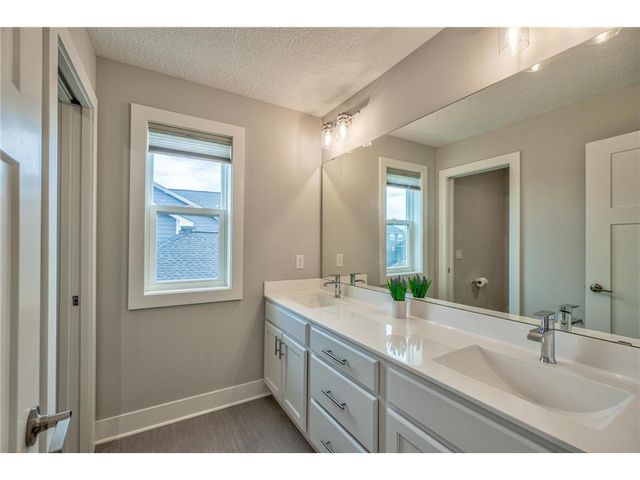 10668 39th Street, Lake Elmo, MN 55042