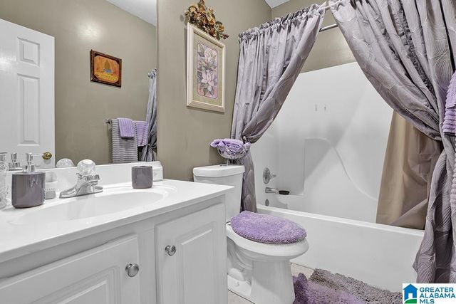 813 SAVANNAH LANE, Calera, AL 35040