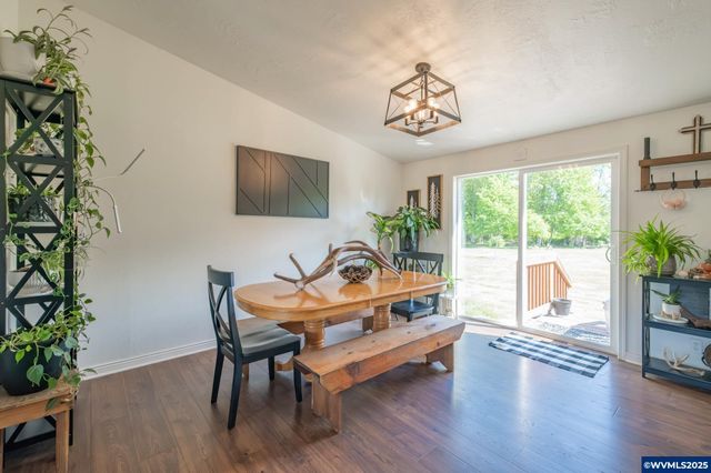 37986 River Dr, Lebanon, OR 97355
