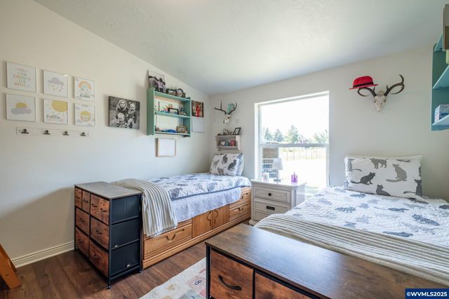 37986 River Dr, Lebanon, OR 97355