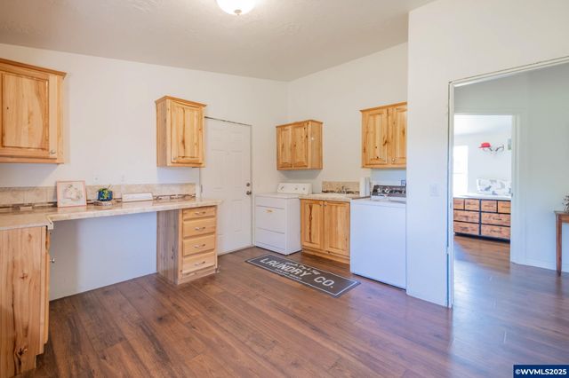 37986 River Dr, Lebanon, OR 97355