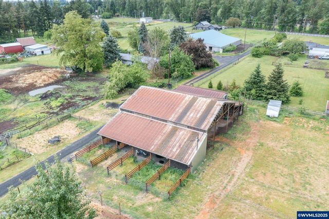 37986 River Dr, Lebanon, OR 97355