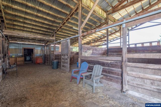 37986 River Dr, Lebanon, OR 97355