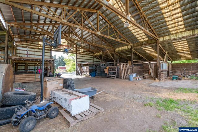 37986 River Dr, Lebanon, OR 97355