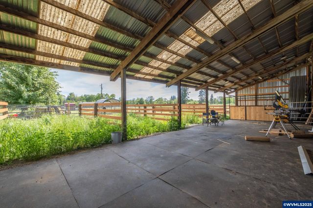 37986 River Dr, Lebanon, OR 97355