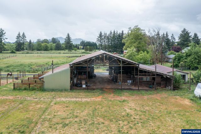 37986 River Dr, Lebanon, OR 97355