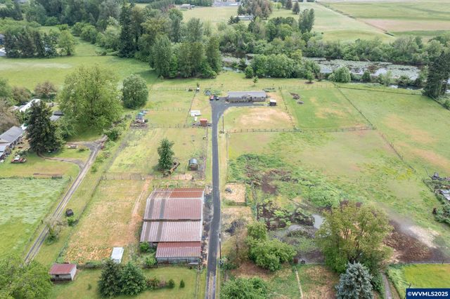 37986 River Dr, Lebanon, OR 97355