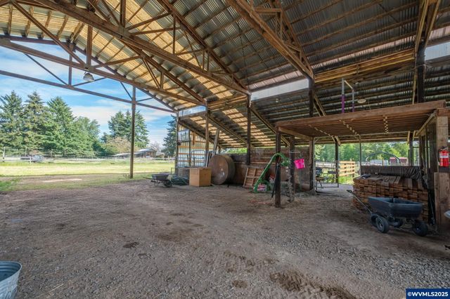 37986 River Dr, Lebanon, OR 97355