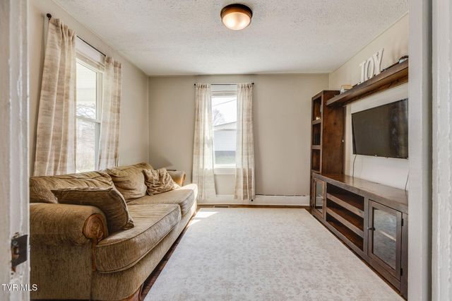 2046 Carolina Avenue, Bristol, TN 37620