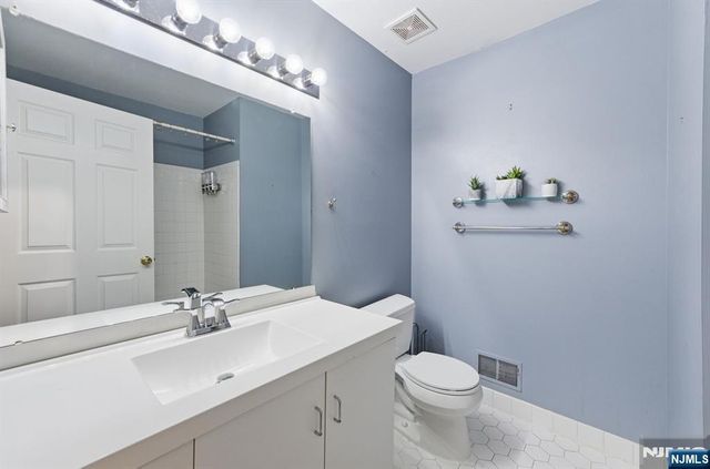 496 Shadow Mountain Road, Mahwah, NJ 07430