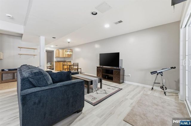 496 Shadow Mountain Road, Mahwah, NJ 07430