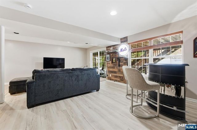 496 Shadow Mountain Road, Mahwah, NJ 07430