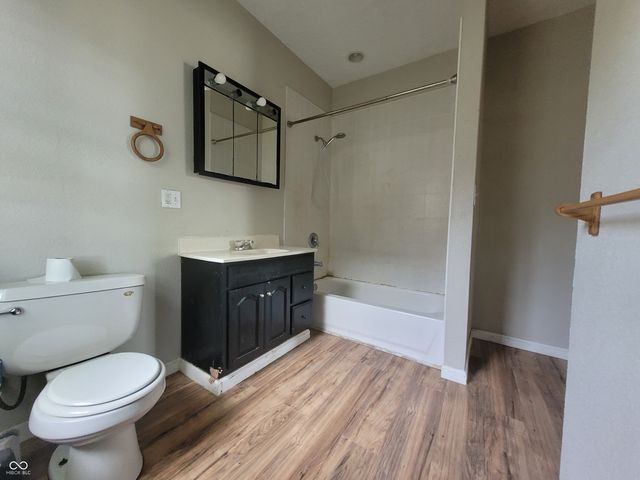 932 W Main Street, Greenfield, IN 46140