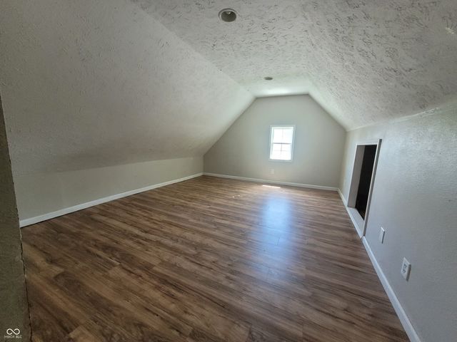 932 W Main Street, Greenfield, IN 46140