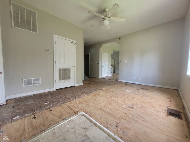 932 W Main Street, Greenfield, IN 46140