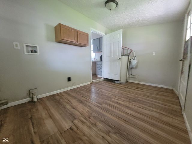 932 W Main Street, Greenfield, IN 46140