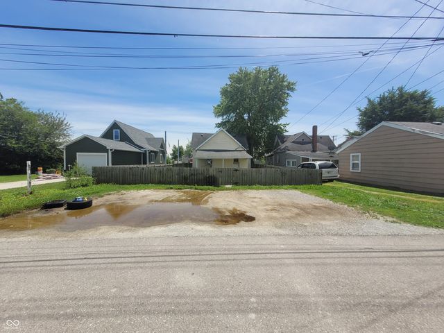 932 W Main Street, Greenfield, IN 46140