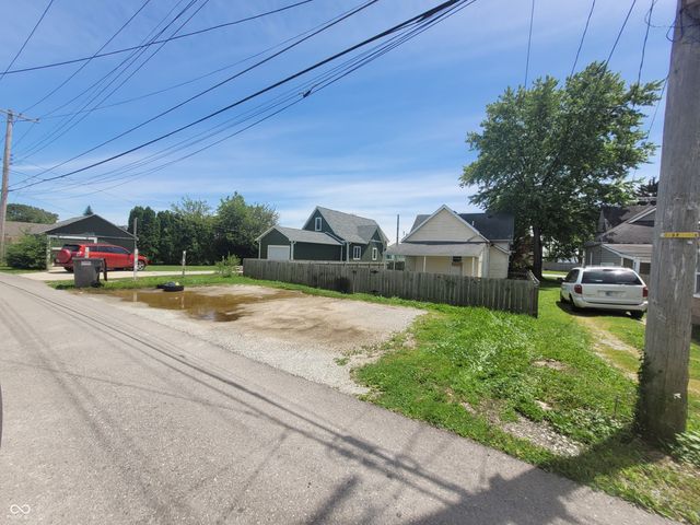 932 W Main Street, Greenfield, IN 46140