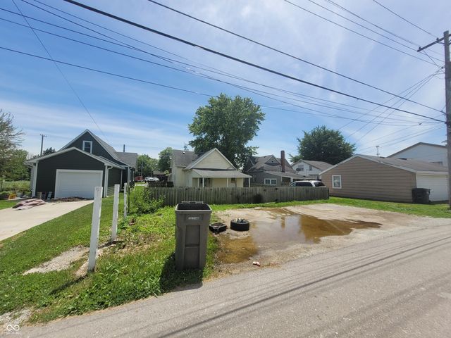 932 W Main Street, Greenfield, IN 46140