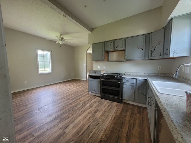 932 W Main Street, Greenfield, IN 46140