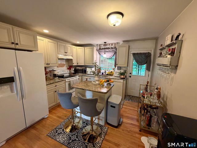57 Lounsbury Street, Naugatuck, CT 06770