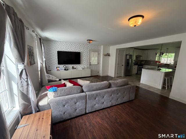 57 Lounsbury Street, Naugatuck, CT 06770