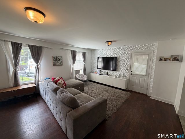 57 Lounsbury Street, Naugatuck, CT 06770