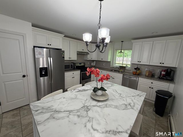 57 Lounsbury Street, Naugatuck, CT 06770