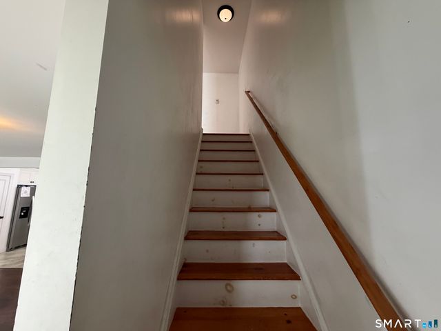 57 Lounsbury Street, Naugatuck, CT 06770