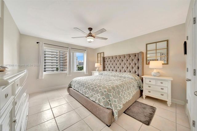 126 Golden Isles Dr 43A, Hallandale Beach, FL 33009