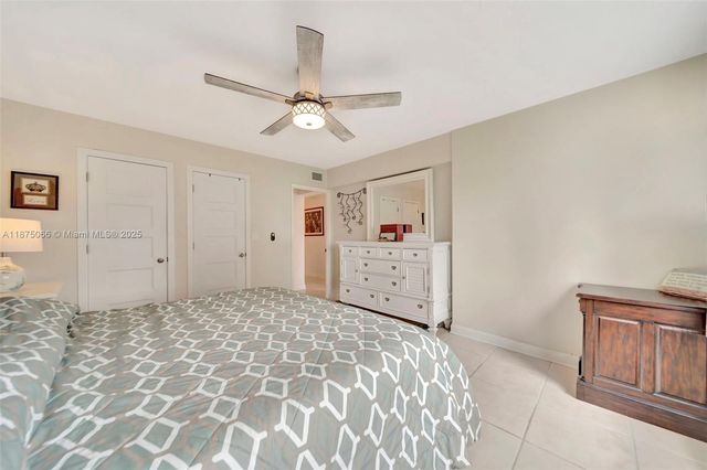 126 Golden Isles Dr 43A, Hallandale Beach, FL 33009