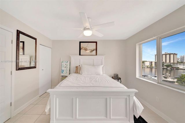 126 Golden Isles Dr 43A, Hallandale Beach, FL 33009