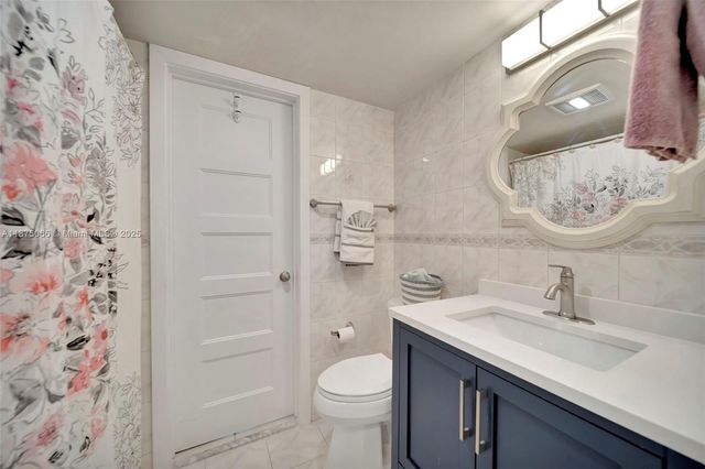 126 Golden Isles Dr 43A, Hallandale Beach, FL 33009